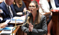 La ministre déléguée chargée de l’Égalité femmes-hommes Aurore Bergé lors des questions au gouvernement à l'Assemblée nationale, le 9 juin 2026 à Paris ( AFP / SIMON WOHLFAHRT )
