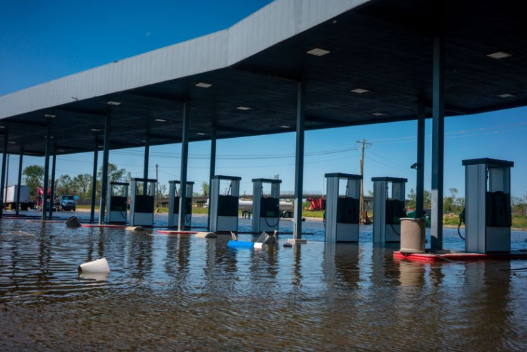 OURAGAN DELTA: LES PÉTROLIERS US REPRENNENT LEURS PRODUCTION
