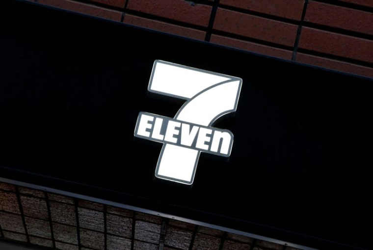 Le logo de Seven & i