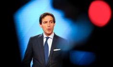 Le commissaire européen au Climat Wopke Hoekstra s'exprime lors d'une conférence de presse à Berlin