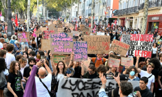 Manifestation de lycéens pour réclamer des moyens à Marseille, le 6 octobre 2026 ( AFP / Miguel MEDINA )
