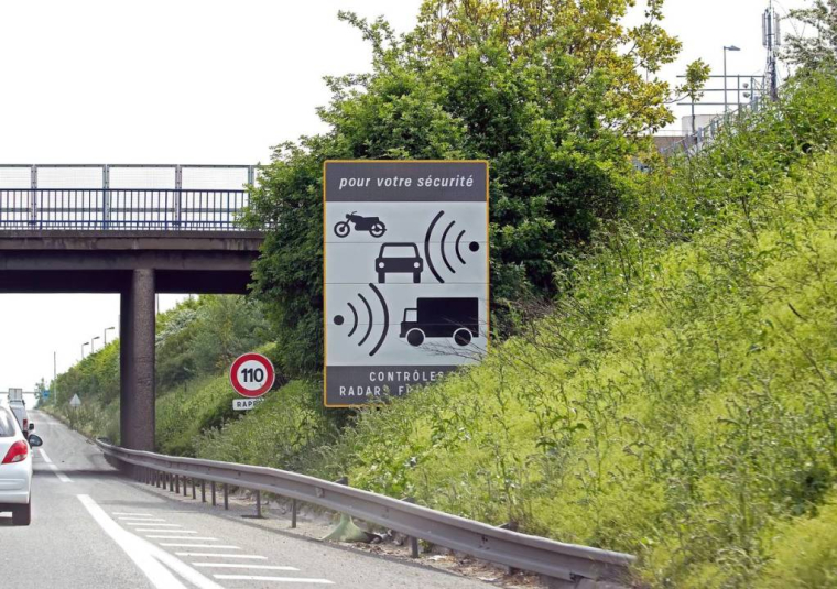 Radars virages et radars embarqués, ce qu'il faut savoir / iStock.com - neko92vl