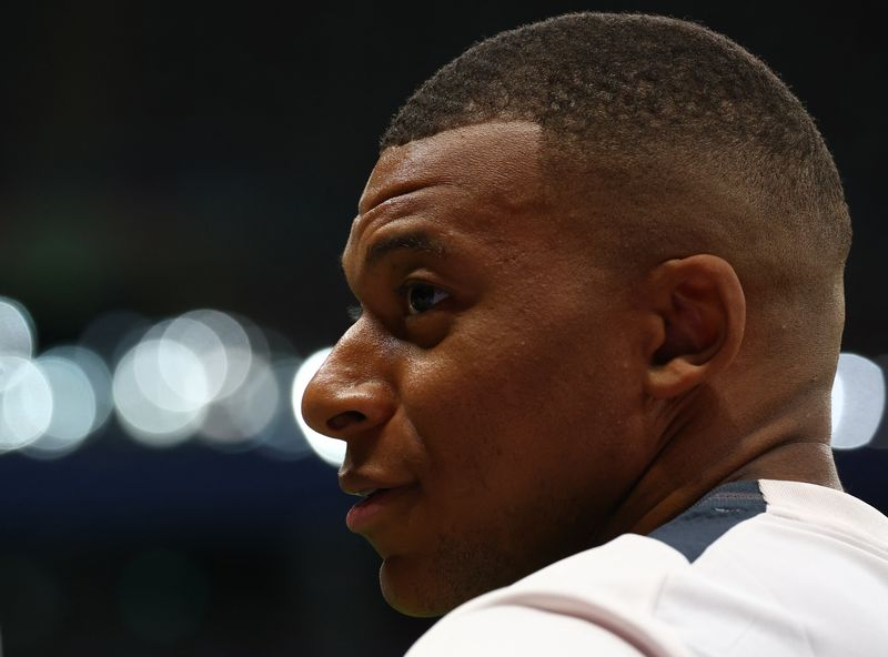 Les accusations de viol visant Mbappé, selon la presse suédoise, sont fausses, ont réagi les représentants du footballeur