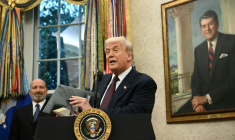 Le président américain Donald Trump à la Maison Blanche le 6 août 2025 ( AFP / Brendan SMIALOWSKI )