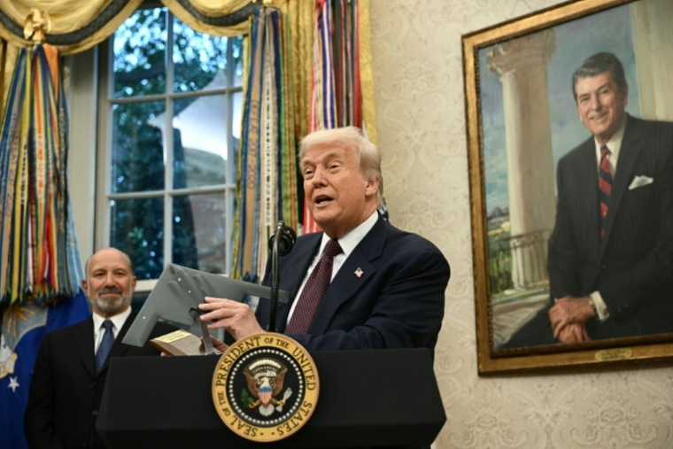Le président américain Donald Trump à la Maison Blanche le 6 août 2025 ( AFP / Brendan SMIALOWSKI )