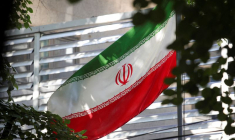 Photo d'archives du drapeau iranien prise à l'ambassade de la République islamique d'Iran à Tirana