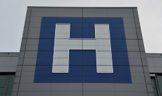 Les hôpitaux s'inquiètent des projets de transferts de compétences aux départements ( POOL / Ludovic MARIN )