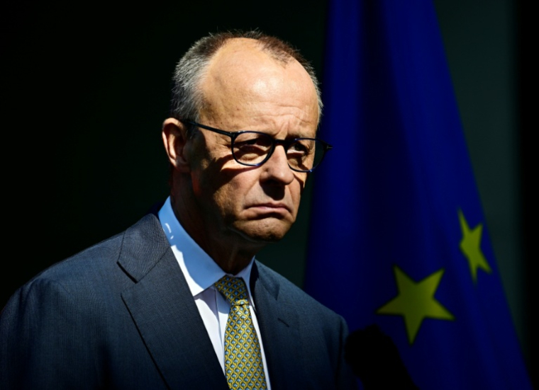 Le chancelier allemand Friedrich Merz lors d'une conférence de presse à Berlin, le 2 juillet 2026 ( AFP / Tobias SCHWARZ )