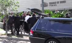 Arrivée d'un cercueil pour les premières obsèques après l'attentat de Sydney