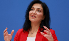 La ministre allemande de l'Économie présente les prévisions économiques du gouvernement pour l'automne 2025, à Berlin