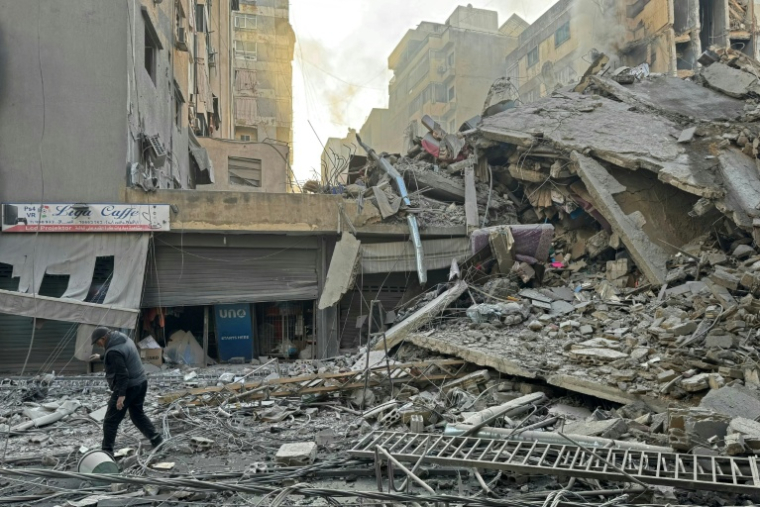 Des immeubles détruits par une attaque aérienne israélienne dans le quartier de Haret Hreik, dans la banlieue sud de Beyrouth, le 7 mars 2026 ( AFP / - )