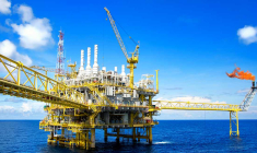 Des producteurs d'électricité pourraient se tourner vers le pétrole, devenu moins cher que le gaz. (© Xmentoys/Shutterstock)