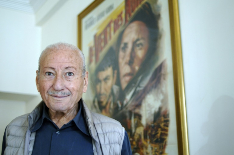 Le réalisateur algérien Mohamed Lakhdar Hamina chez lui à Alger, le 11 février 2017 ( AFP / STR )