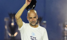 Manchester City met aux enchères des objets de Guardiola