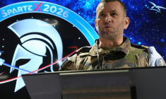 Le colonel Olivier Fleury, directeur de l'exercice "SparteX" 2026, le 18 février 2026 au CNES (Centre national d'études spatiales) à Toulouse ( AFP / Johan DEMARLE DAVIGNY )