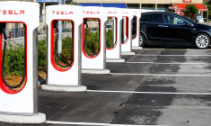 TESLA PROMET D'AMÉLIORER LE FREINAGE DE SA MODEL 3