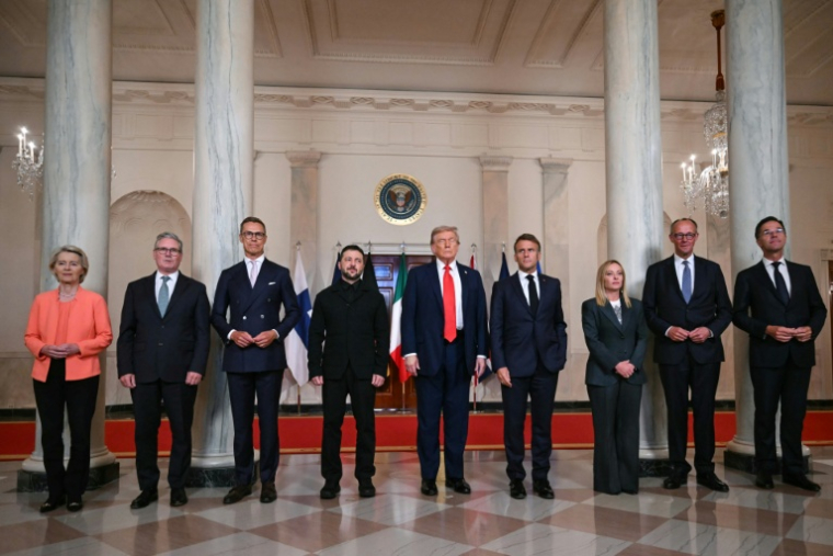 Les leaders européens, Volodymyr Zelensky et Donald Trump, à la Maison Blanche, le 18 août 2025 ( AFP / ANDREW CABALLERO-REYNOLDS )