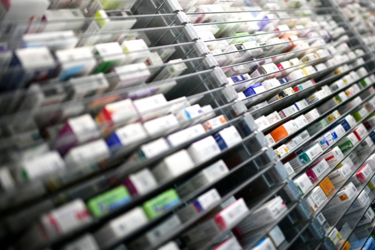 L'hiver s'annonce sous de meilleurs auspices que les précédents, dans un "contexte favorable" de disponibilité des médicaments les plus couramment utilisés pendant cette période ( AFP / Christophe ARCHAMBAULT )