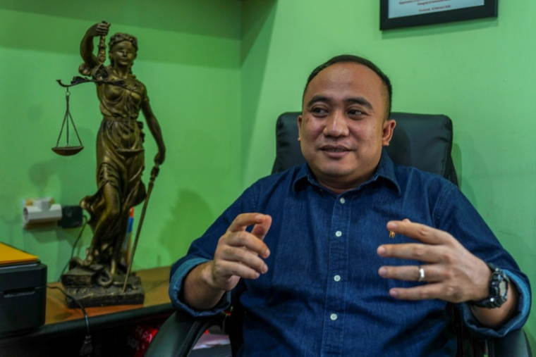 L'avocat Glorio Sanen lors d'un entretien à Pontianak, dans le Kalimantan occidental, le 10 octobre 2026 en Indonésie ( AFP / DITO )