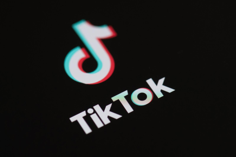 Le logo du réseau social chinois TikTok, qui pourrait être bientôt contraint de vérifier l'âge de ses utilisateurs. ( / )