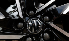 Véhicules MG Motor, une marque du constructeur automobile chinois SAIC, dans une salle d'exposition à Santander