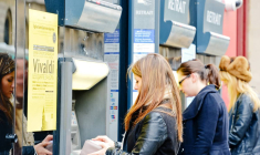 Les frais bancaires dénoncés, dans un contexte de baisse du pouvoir d'achat / iStock-anouchka