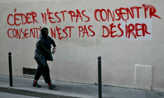 Au cours d’une marche dans le cadre de la journée internationale des droits des Femmes, à Paris le 8 mars 2025 ( AFP / MARTIN BUREAU )