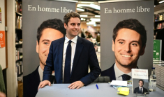 Le secrétaire général de Renaissance Gabriel Attal à Bordeaux le 5 mai 2026 ( AFP / Christophe ARCHAMBAULT )
