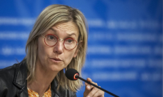 La ministre française de la Transition écologique, Agnès Pannier-Runacher, le 13 août 2025 à Genève ( AFP / Fabrice COFFRINI )