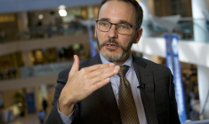 Pierre-Olivier Gourinchas, chef économiste du Fonds monétaire international (FMI), à Washington DC, le 11 avril. ( AFP / BASTIEN INZAURRALDE )