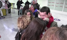 "La Malaisie m'a volé 909 jours": le Français Tom Félix est arrivé à Paris