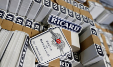 PERNOD RICARD VISE UNE CROISSANCE DE SON RÉSULTAT ANNUEL APRÈS UN TROISIÈME TRIMESTRE MEILLEUR QUE PRÉVU