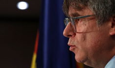 Carles Puigdemont tient une conférence de presse à Bruxelles