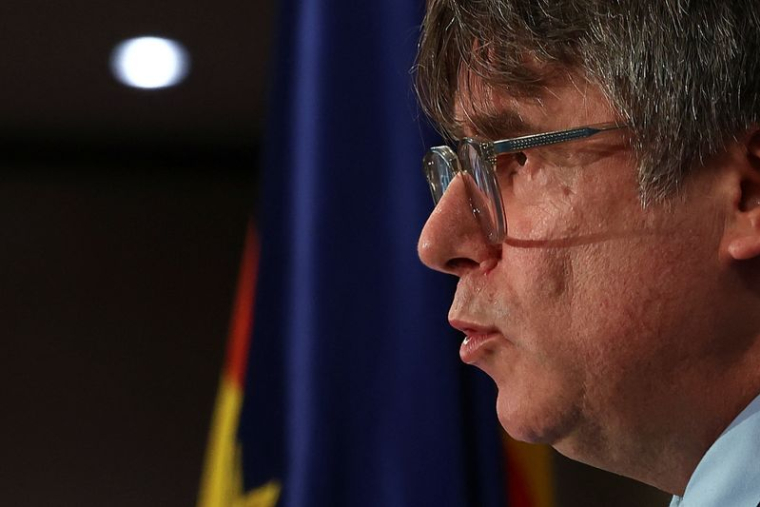 Carles Puigdemont tient une conférence de presse à Bruxelles
