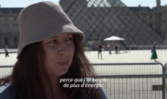 Episode caniculaire: les touristes s'adaptent pour visiter Paris