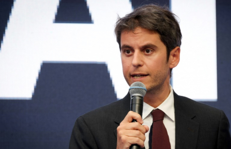 Le patron du parti Renaissance, Gabriel Attal, à Charleroi, en Belgique, le 1er mai 2025 ( BELGA / VIRGINIE LEFOUR )