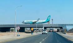 Un avion atterrit à l'aéroport international King Khalid de Ryad, le 19 septembre 2026 ( AFP / - )