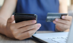 Du nouveau pour les paiements par carte bancaire avec l'authentification forte ( Crédits photo : ©  Jo Panuwat D - stock.adobe.com)