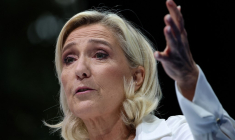 Marine Le Pen à Beaucaire, le 16 septembre 2023. ( AFP / PASCAL GUYOT )