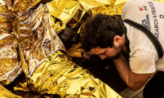 L'Ocean Viking de l'ONG SOS Méditerranée secourt les migrants en Méditerranée centrale