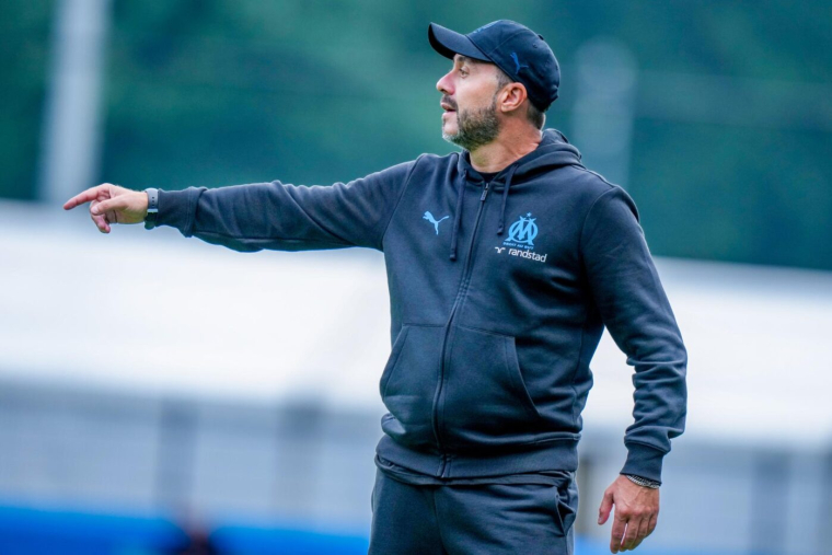 Roberto De Zerbi encense Facundo Medina