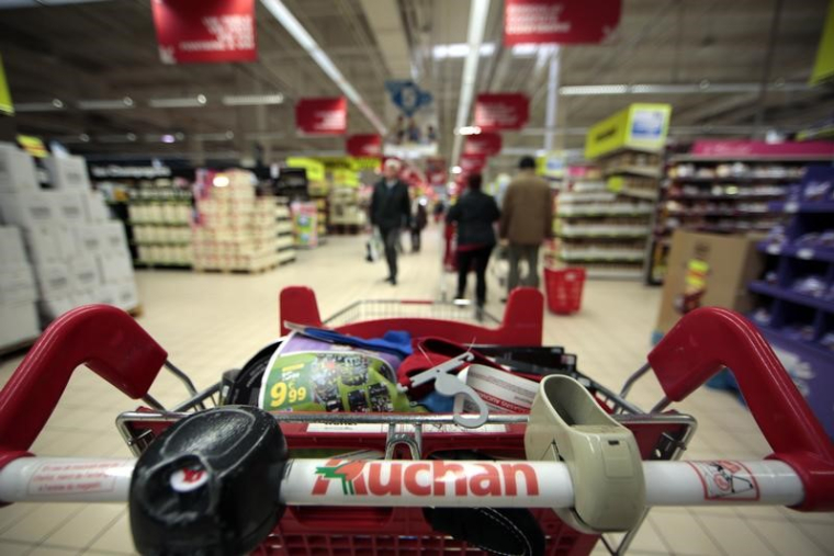 AUCHAN PROMET UN REDRESSEMENT DANS SES HYPERS EN FRANCE EN 2018