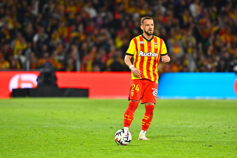 Jonathan Gradit va verser sa prime d’éthique à la fondation du RC Lens