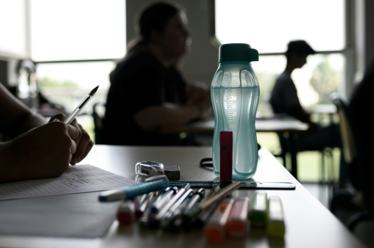 Des lycéens passent l'épreuve de philosophie du bac à Bordeaux le 15 juin 2022 ( AFP / PhiLippe LOPEZ )