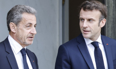 Nicolas Sarkozy et Emmanuel Macron, le 25 février 2022, à Paris ( AFP / LUDOVIC MARIN )