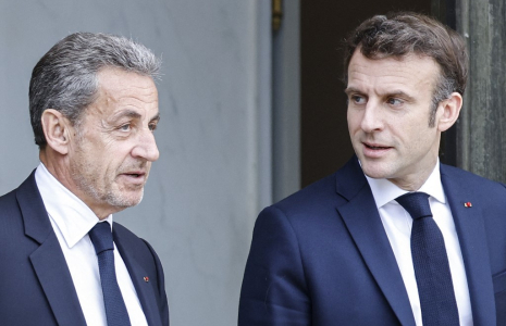 Nicolas Sarkozy et Emmanuel Macron, le 25 février 2022, à Paris ( AFP / LUDOVIC MARIN )