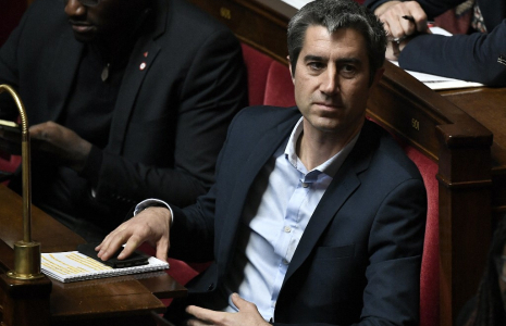 François Ruffin à Paris, le 29 novembre 2022. ( AFP / STEPHANE DE SAKUTIN )