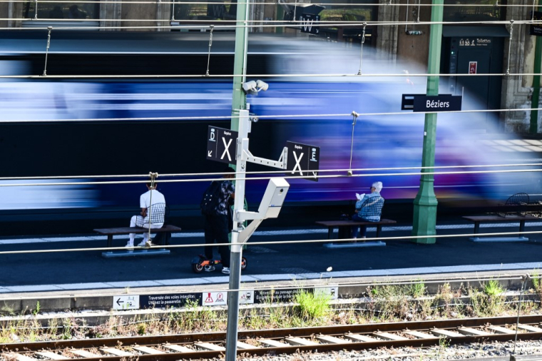 La France compte aujourd’hui 180 dessertes domestiques régulièrement desservies par des TGV, rappelle le rapport mené par Dominique Bussereau ( AFP / GABRIEL BOUYS )