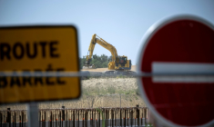 Reprise des travaux sur le chantier de construction du projet d'autoroute A69 près de Saint-Germain-des-Prés, le 24 juin 2025 dans le Tarn ( AFP / Lionel BONAVENTURE )