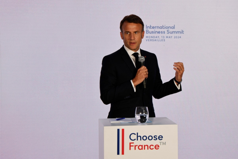 Emmanuel Macron, lors du sommet Choose France. (crédit : L. Marin / AFP)